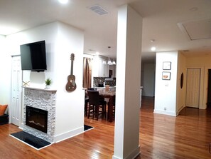 Interior - Macon a Little Music House. Family-sized Home <1 Mile to Mercer & Downtown (Macon)