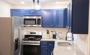 Private kitchen - 15 min from airport zoo, State farm arena, Mercedez Benz Stadium, Aquarium, Shop (Atlanta)