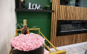 Interior - 15 min from airport zoo, State farm arena, Mercedez Benz Stadium, Aquarium, Shop (Atlanta)