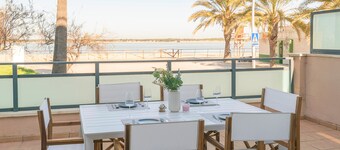 ATARDECER EN SANLÚCAR - Beachfront apartment with free WiFi