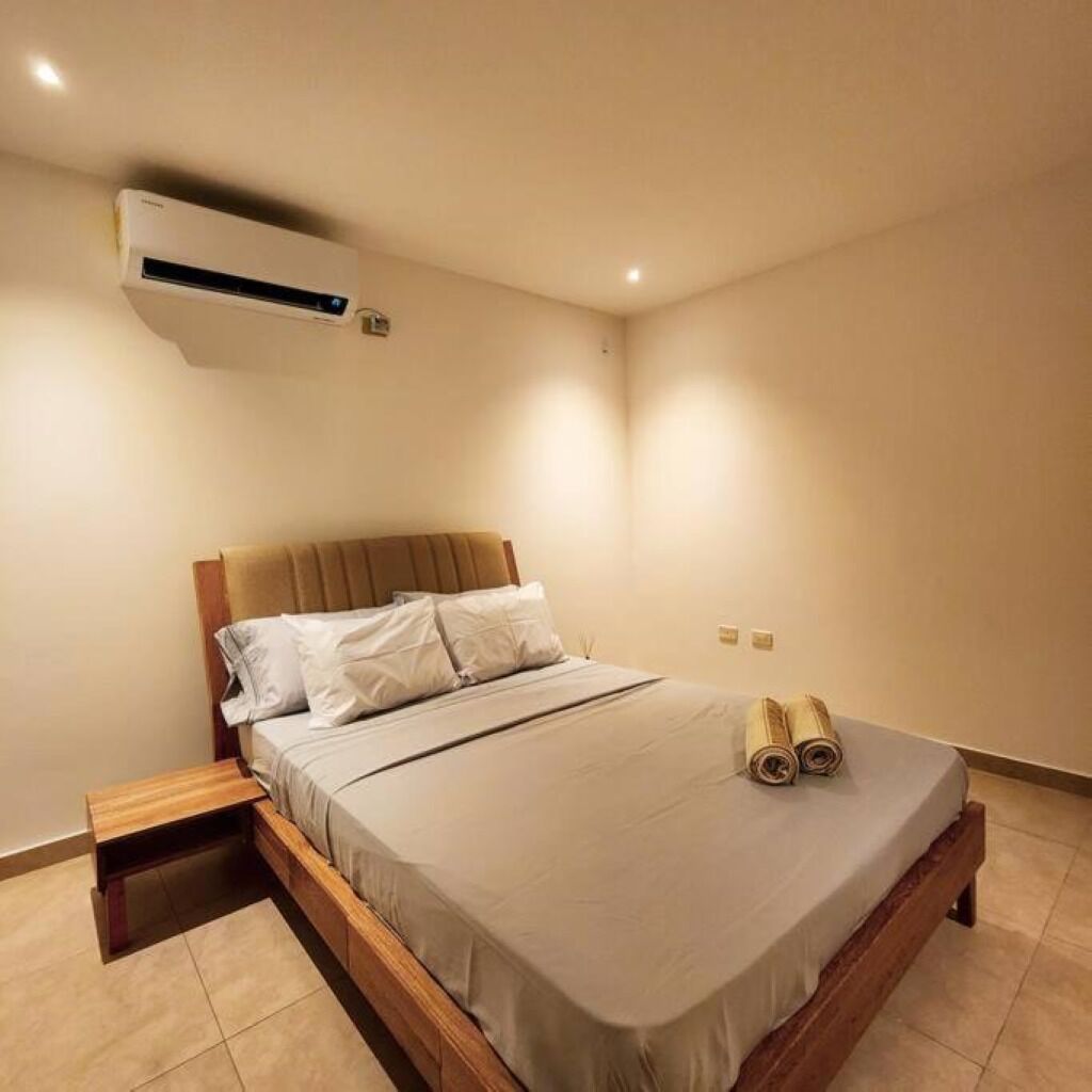 3 habitaciones, tabla de planchar con plancha y wifi gratis 