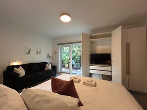 1 bedroom, iron/ironing board, free WiFi, bed sheets