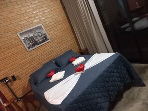 Chalé lua de mel, vista para a montanha | 1 quarto, Wi-Fi de cortesia