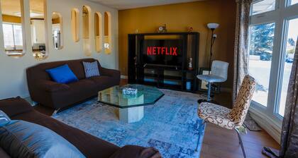 Stylish 5 Bedroom 2.5Bath Home in Edmonton, Central Location, Deck, Pool in Yard