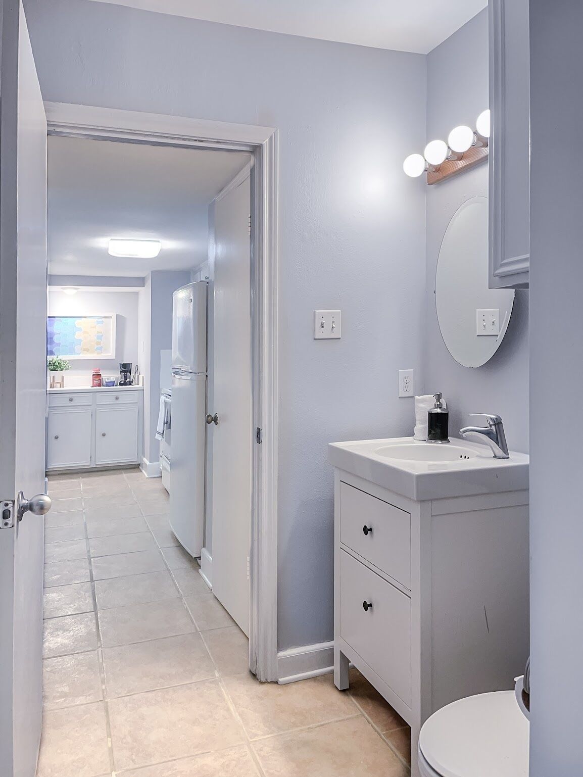 Articles de toilette écologiques, séchoir à cheveux, serviettes fournies
