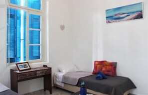 2 quartos, ferros/tábuas de passar roupa, Wi-Fi, roupa de cama