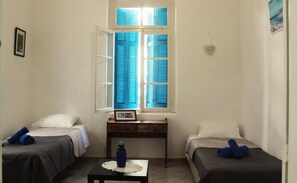 2 quartos, ferros/tábuas de passar roupa, Wi-Fi, roupa de cama