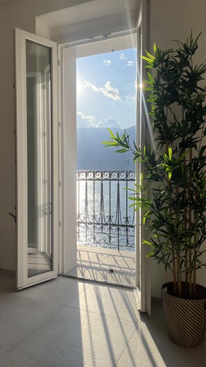 Interior - 2-Bed Apt with Stunning Lake Como Views & Terrace (Lezzeno)