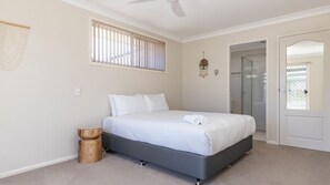 3 bedrooms, WiFi, bed sheets - 114 Elizabeth on the Forster Keys (Forster)