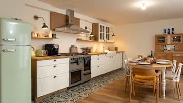 冰箱、微波炉、烤箱、洗碗机