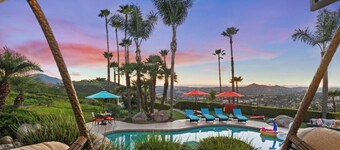 Sprawling Hilltop Retreat-Pool, Spa, Event-Ready!