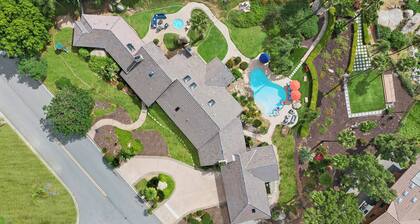 Luxury Hilltop Estate I Resort Pool + Sunset Views