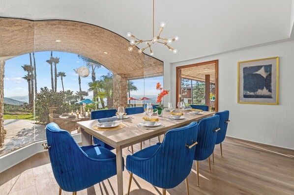 Dining - Luxury Hilltop Estate I Resort Pool + Sunset Views (El Cajon)