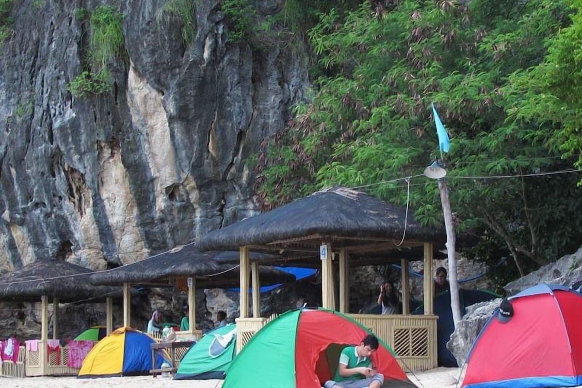 Barraca standard | Cofres nos quartos, ferros/tábuas de passar roupa, Wi-Fi de cortesia