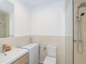 ヘアドライヤー、タオル