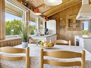 Geladeira, micro-ondas, lava-louças