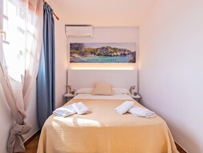 1 bedroom, internet, bed sheets