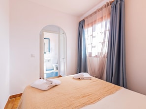 1 habitación, internet y ropa de cama