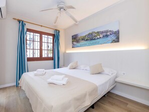 2 bedrooms, Internet, bed sheets - Siesta Mar Private Apartments 43 (Cala en Porter)