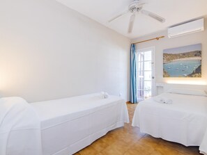 2 bedrooms, WiFi, bed sheets