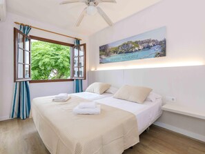 2 bedrooms, WiFi, bed sheets