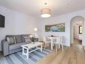 TV - Siesta Mar Private Apartments 99 (Cala en Porter)