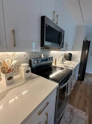 廚房用具/餐具/器皿