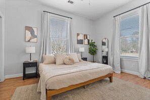 3 bedrooms, iron/ironing board, free WiFi, bed sheets