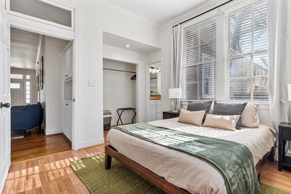3 bedrooms, iron/ironing board, free WiFi, bed sheets