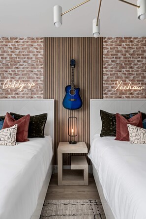 4 bedrooms, desk, iron/ironing board, travel crib