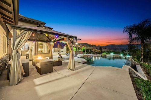 Pool/Spa/Golf/Pickelball Amazing Resort nearCasino