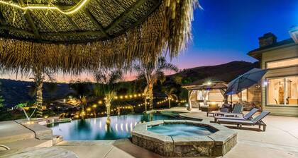 Scenic Mountain Oasis: Pool, Hot Tub & Arcade