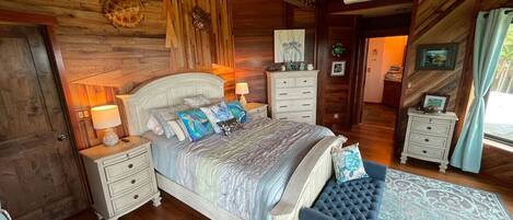 3 chambres, fer et planche à repasser, lit parapluie, Wi-Fi gratuit