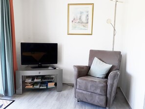 Fernseher, Stereoanlage