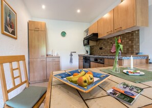 Frigorífic, microones, forn i placa de cuina