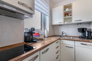 Fridge, microwave, stovetop, dishwasher - Studio Apartment 'Top Lage - Fewo An Der Lagune' with Balcony (Büsum)