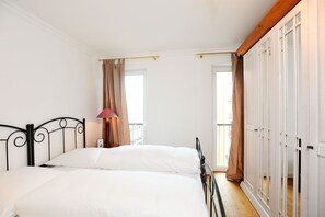 1 chambre, fer et planche à repasser, Wi-Fi gratuit, draps fournis