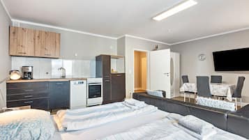 1 bedroom, free WiFi, bed sheets