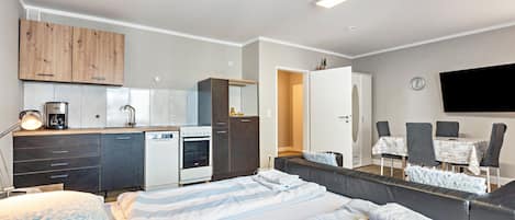 1 bedroom, free WiFi, bed sheets