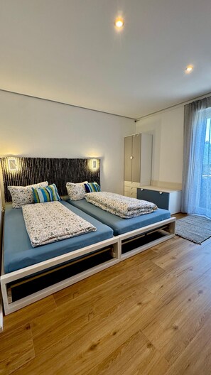 1 slaapkamer, een strijkplank/strijkijzer, gratis wifi, beddengoed