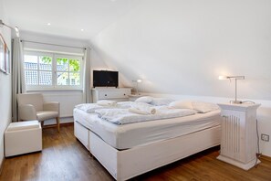 3 makuuhuonetta, silitysrauta/-lauta, ilmainen Wi-Fi, vuodevaatteet