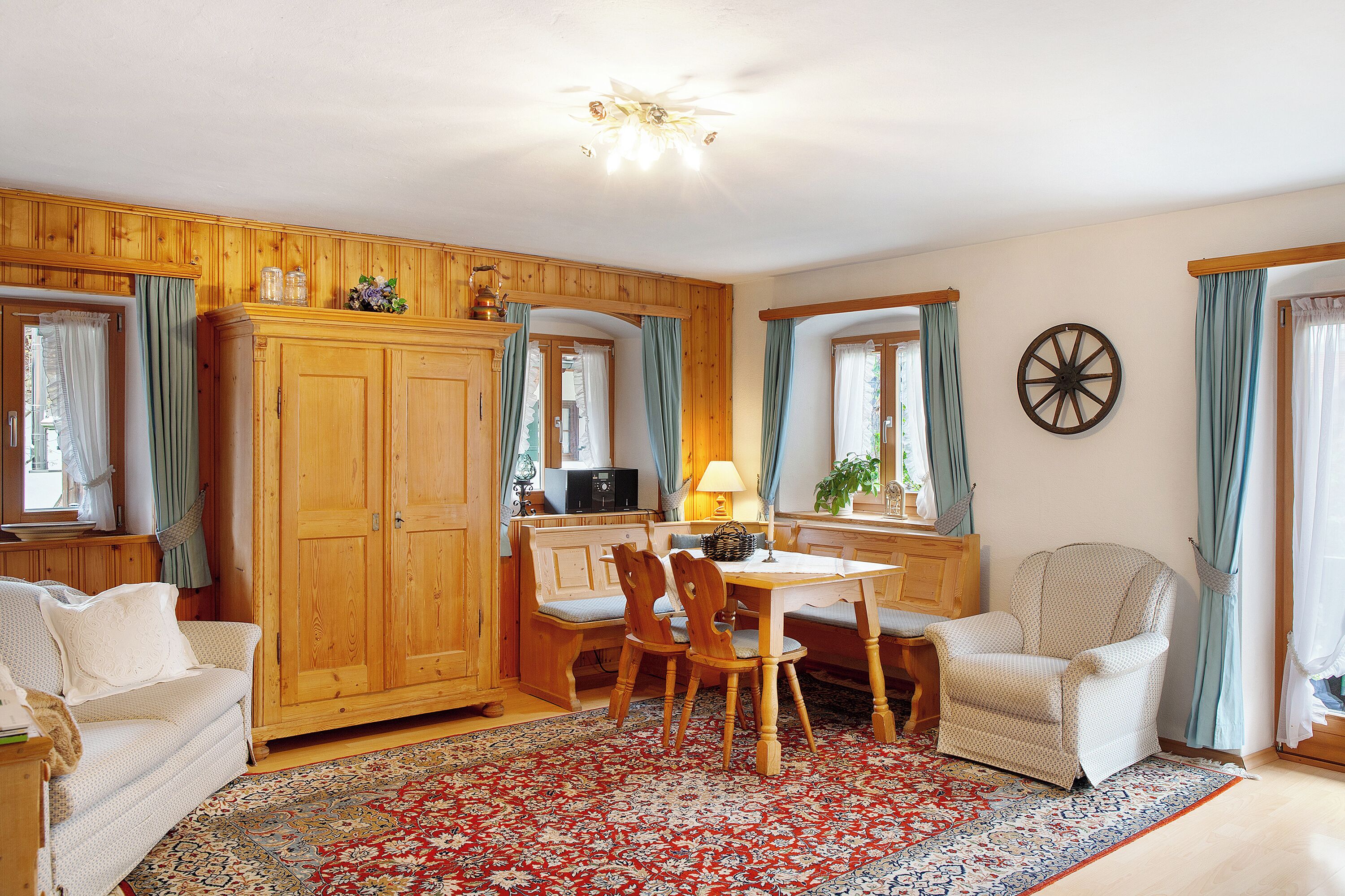 Fernseher, Stereoanlage