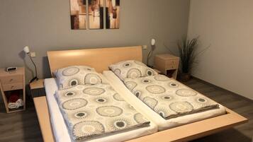 3 bedrooms, iron/ironing board, free WiFi, bed sheets