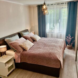 2 chambres, fer et planche à repasser, Wi-Fi gratuit, draps fournis