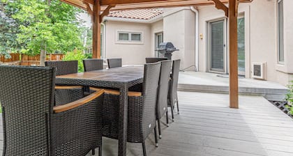 Luxurious High End 4BR Boulder Retreat