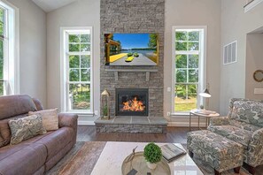 Smart TV, chimenea, videojuegos y oficina