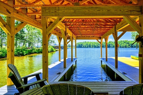 Lakefront Lake Anna with Cove, Dock, Deck, Hot Tub
