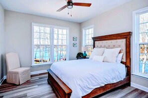 7 habitaciones, tabla de planchar con plancha y cuna de viaje 