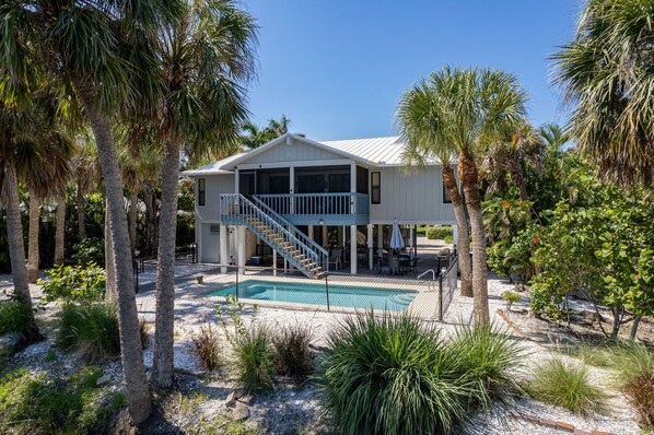 Exterior - Gorgeous Near Beach Pool Home in West Rocks (Sanibel)