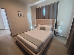 3 chambres, fer et planche à repasser, lit de bébé portatif, Wi-Fi